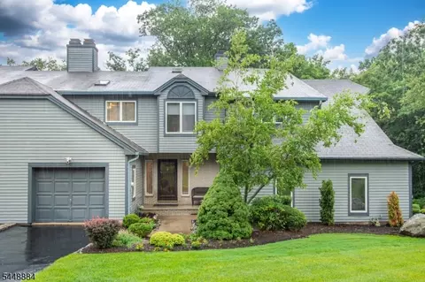 15 Fair Ridge Ct, Wayne, NJ 07470