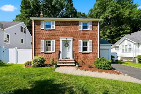 11 Monroe Ave, Roseland, NJ 07068
