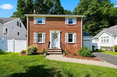 11 Monroe Ave, Roseland, NJ 07068