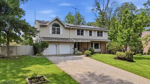 3 Winterberry Cir, Piscataway, NJ 08854