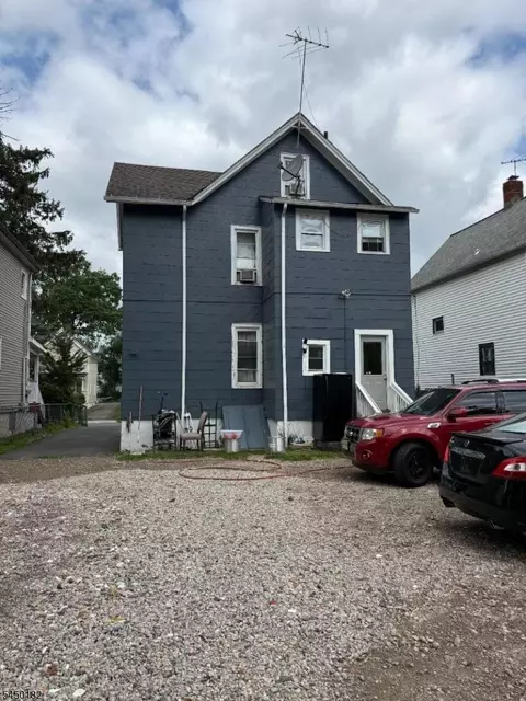 725 W 3rd St, Plainfield, NJ 07060 photo 3