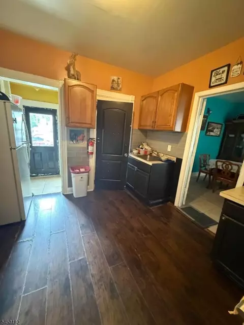 725 W 3rd St, Plainfield, NJ 07060 photo 4