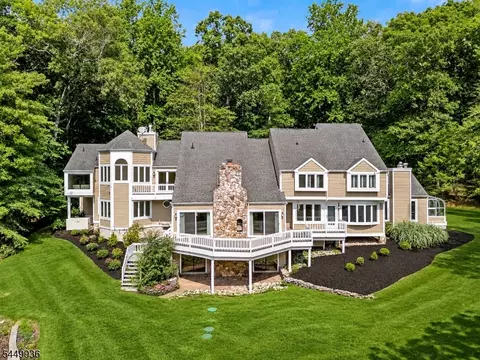 101 Rippling Brook Way, Bernardsville, NJ 07924