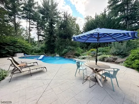560 Foothill Rd, Bridgewater, NJ 08807
