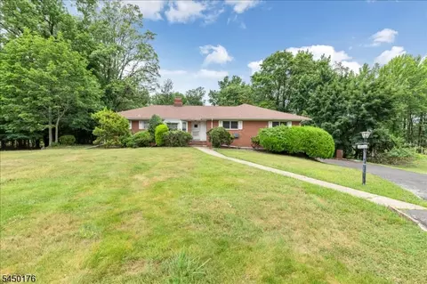 6 Orchard Dr, Scotch Plains, NJ 07076