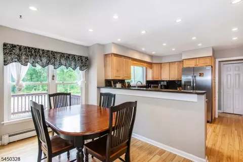 26 Countryside Rd, Knowlton Twp, NJ 07832
