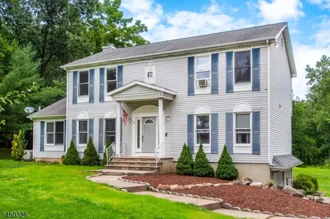 26 Countryside Rd, Knowlton Twp, NJ 07832