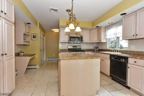 13 Bryan Ct, Wayne, NJ 07470 photo 11