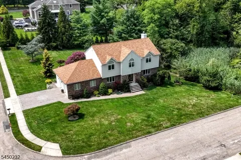 13 Bryan Ct, Wayne, NJ 07470 photo 2