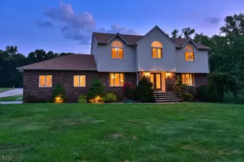 13 Bryan Ct, Wayne, NJ 07470