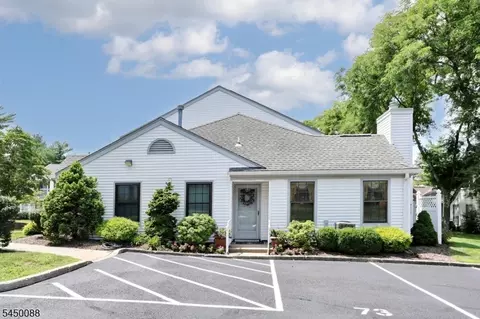 73 Konight Ct, Mahwah, NJ 07430