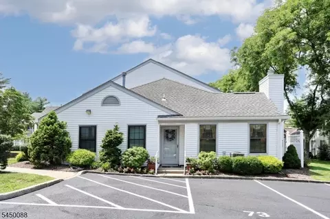 73 Konight Ct, Mahwah, NJ 07430
