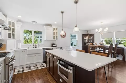 42 Sandy Hill Rd, Westfield, NJ 07090