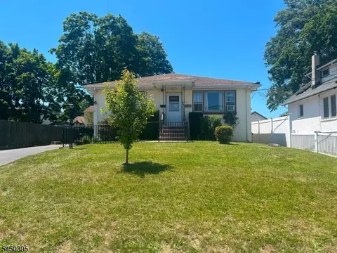129 Hampton St, Metuchen, NJ 08840