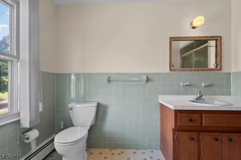 Bath - 47 E Cheryl Rd, Pine Brook, NJ 07058 photo 2 of 3