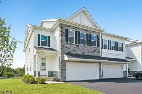 99 Ventura Dr, East Hanover, NJ 07936