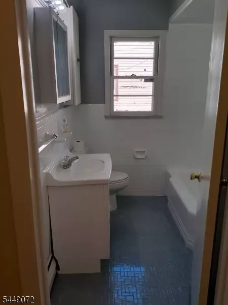 Bath - 601 Clinton Ave, Plainfield, NJ 07063 photo 1 of 1