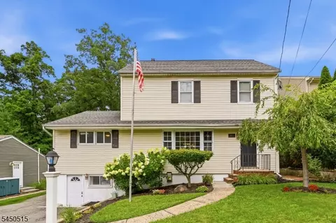 93 Yawpo Ave, Oakland, NJ 07436