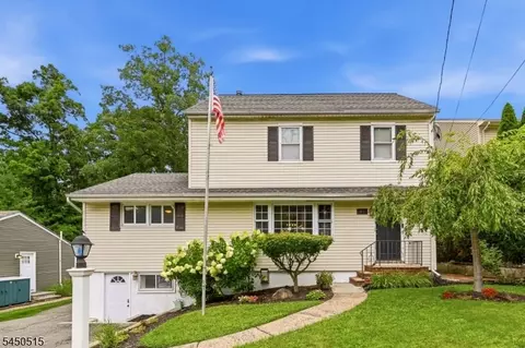 93 Yawpo Ave, Oakland, NJ 07436
