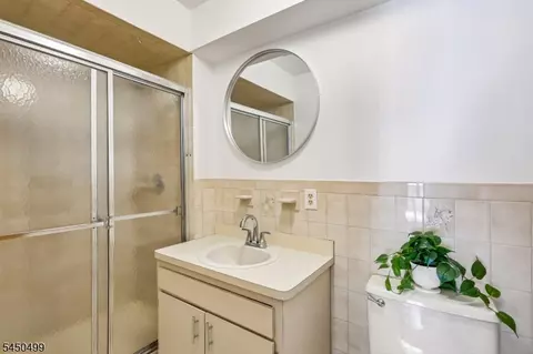 Bath - 33 Henry Pl #B2, Hackensack, NJ 07601 photo 2 of 2