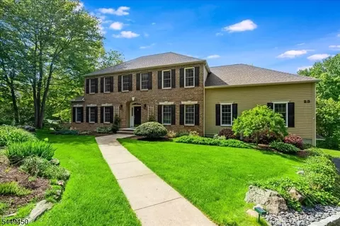 23 October Hill Rd, Oak Ridge, NJ 07438
