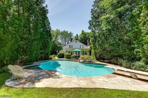 Exterior - 164 E Saddle River Rd, Saddle River, NJ 07458 photo 2 of 4