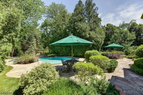 Exterior - 164 E Saddle River Rd, Saddle River, NJ 07458 photo 4 of 4