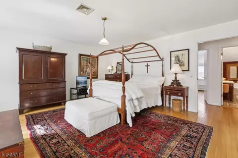 Bedroom - 164 E Saddle River Rd, Saddle River, NJ 07458 photo 4 of 7