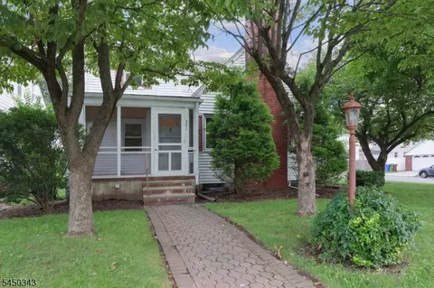 351 Fernwood Ter, Linden, NJ 07036