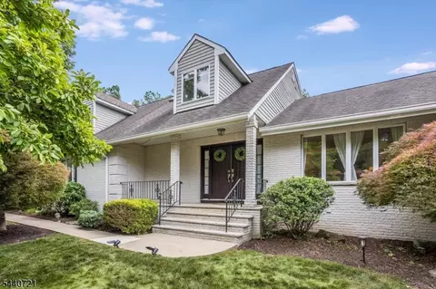 97 Poplar Dr, Cedar Knolls, NJ 07927