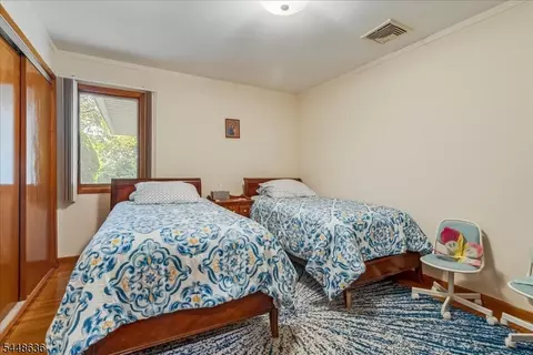 Bedroom - 95 Wendt Ln, Wayne, NJ 07470 photo 4 of 5