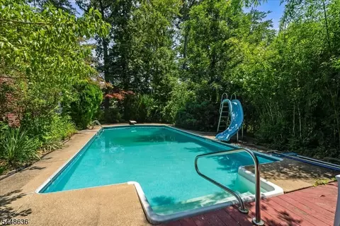 Exterior - 95 Wendt Ln, Wayne, NJ 07470 photo 2 of 4