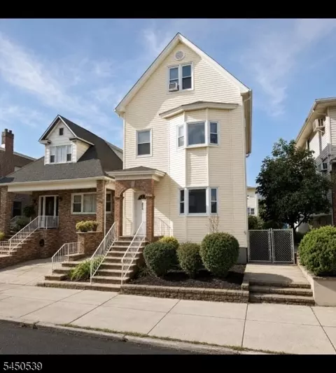 213 Amity St #3, Elizabeth, NJ 07202
