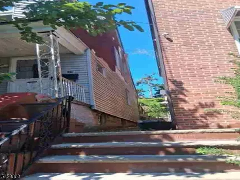 39 Newton Pl, Irvington, NJ 07111