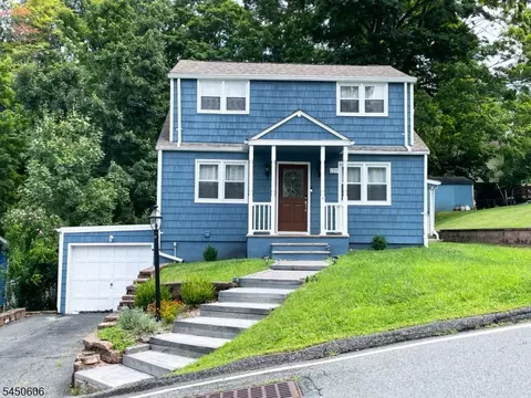 129 Bell Ave, Hopatcong, NJ 07843
