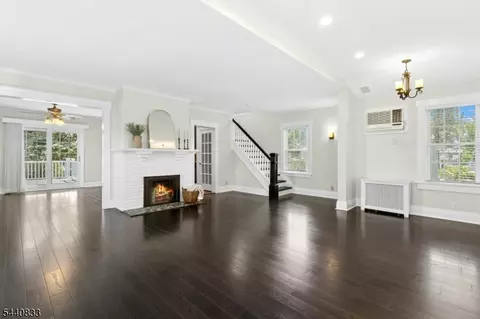 48 Mansion Ter, Cranford, NJ 07016