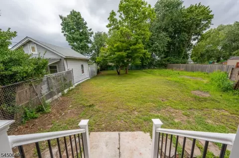 Exterior - 806 E 2nd St, Plainfield, NJ 07062 photo 1 of 4