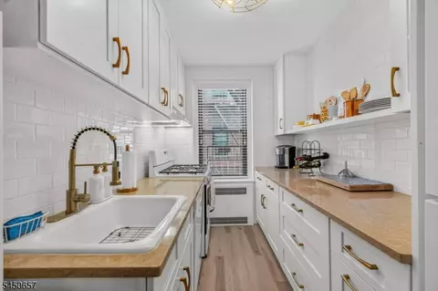 Kitchen - 100 Prospect Ave #4E, Hackensack, NJ 07601 photo 1 of 2