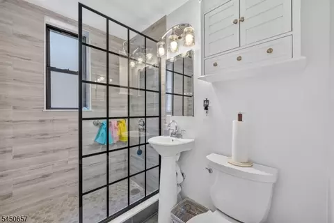 Bath - 100 Prospect Ave #4E, Hackensack, NJ 07601 photo 1 of 1