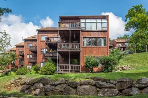 1 Attitash Dr UNIT 11, Vernon, NJ 07462