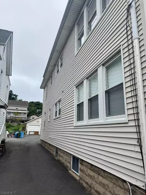 Entry Way - 116 Berkeley Ave, Bloomfield, NJ 07003 photo 5 of 5