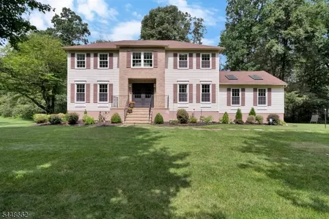 23 Winchester Ter, Randolph, NJ 07869