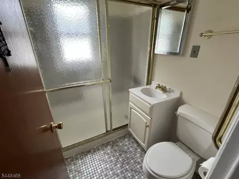 Bath - 412 2nd St, Middlesex, NJ 08846 photo 1 of 1