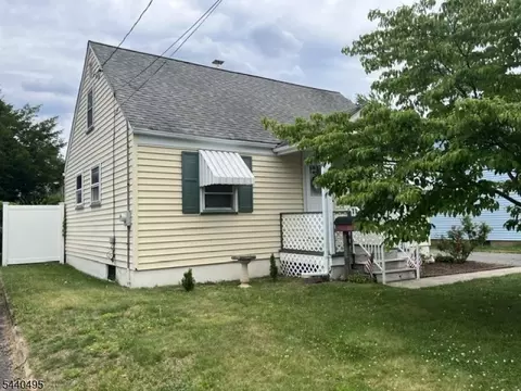Exterior - 412 2nd St, Middlesex, NJ 08846 photo 2 of 4