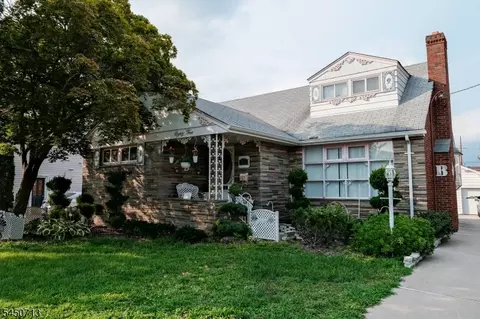 85 Strong St, Wallington, NJ 07057