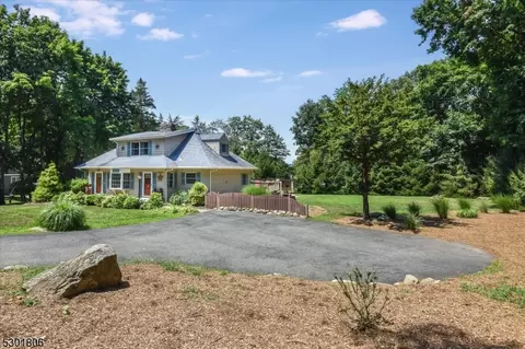 Exterior - 39 Circle Ave, Wayne, NJ 07470 photo 10 of 13