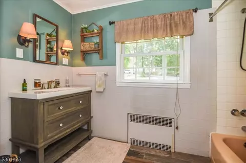 Bath - 39 Circle Ave, Wayne, NJ 07470 photo 2 of 3