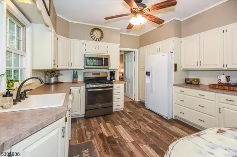 Kitchen - 39 Circle Ave, Wayne, NJ 07470 photo 3 of 3