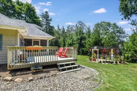 Exterior - 39 Circle Ave, Wayne, NJ 07470 photo 7 of 13