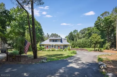 Exterior - 39 Circle Ave, Wayne, NJ 07470 photo 2 of 13